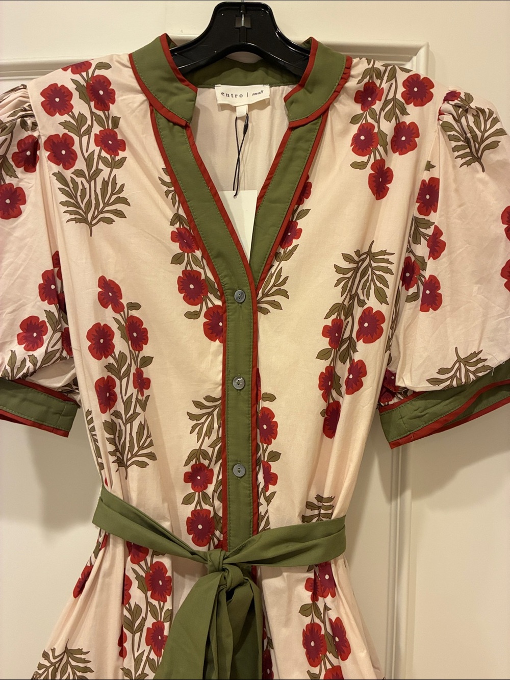 entro Dress - Picture 2 of 10